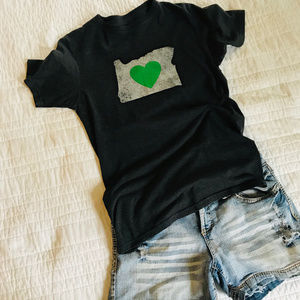 Show your Oregon LOVE! Super soft Tee